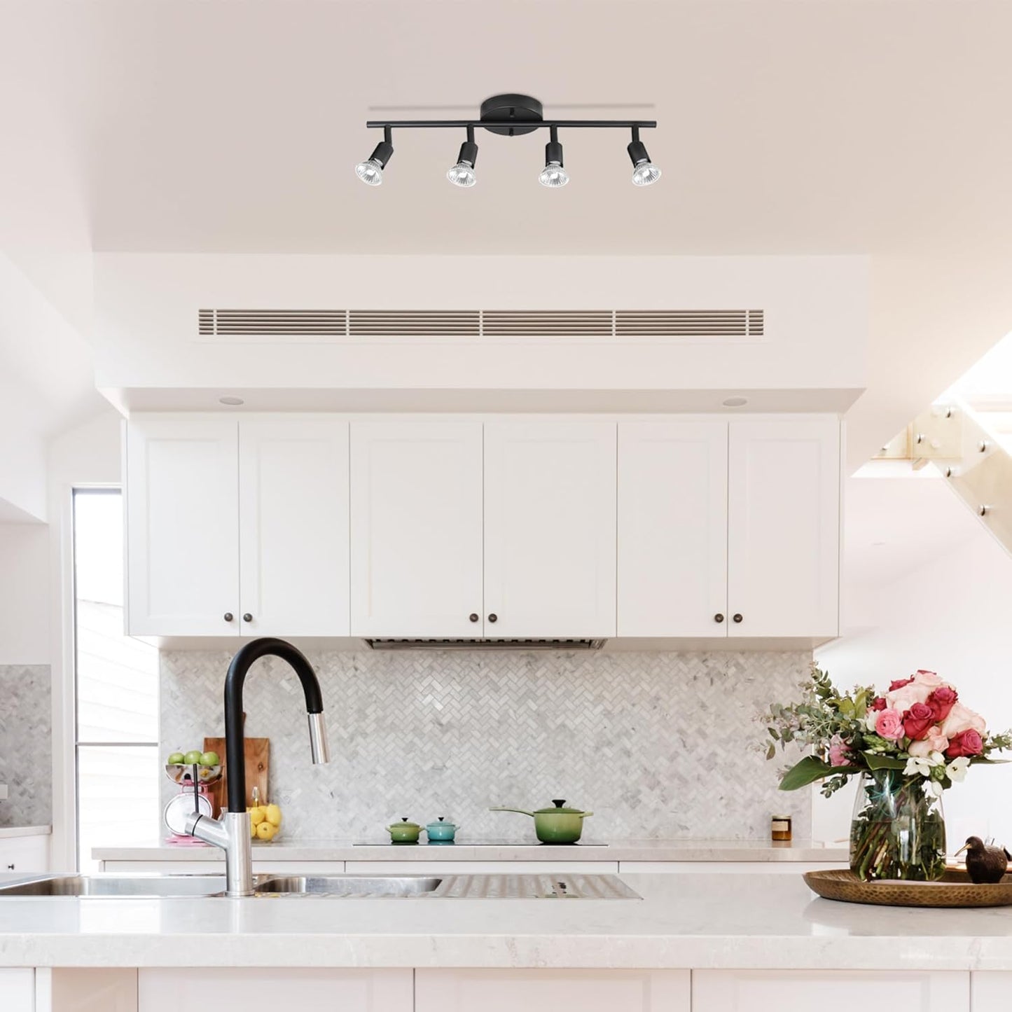 【4-light track lighting kit， black】ceiling spotlight, flexible swivel head